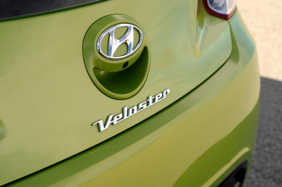  Hyundai Veloster 2011 года  (фото 18 из 184)